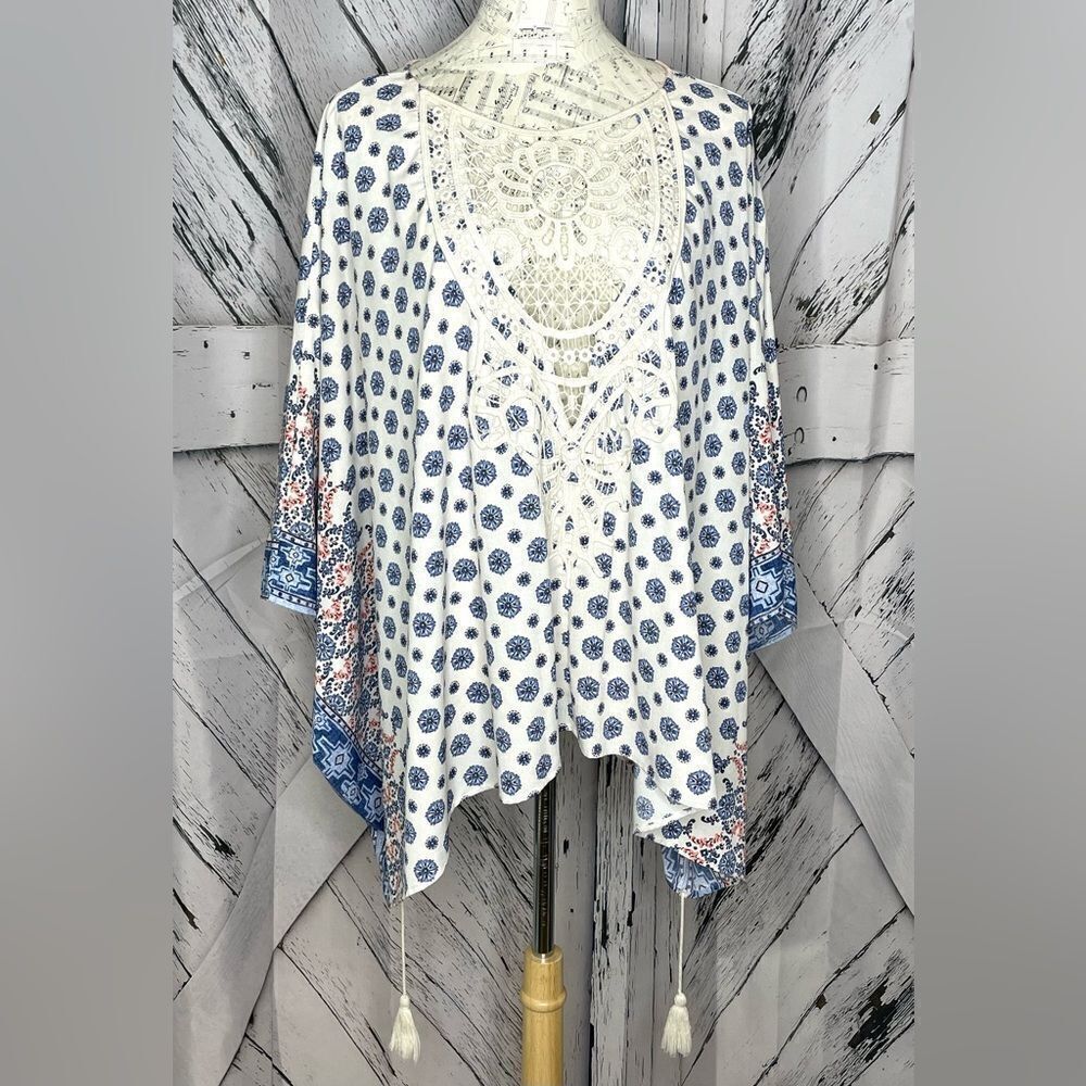 ENTRY floral poncho with tassel trim OS